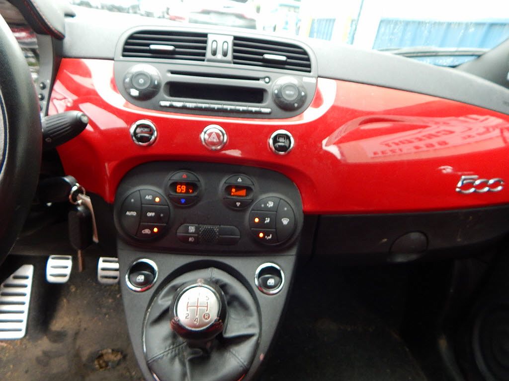 2012 Fiat 500 Abarth image 7