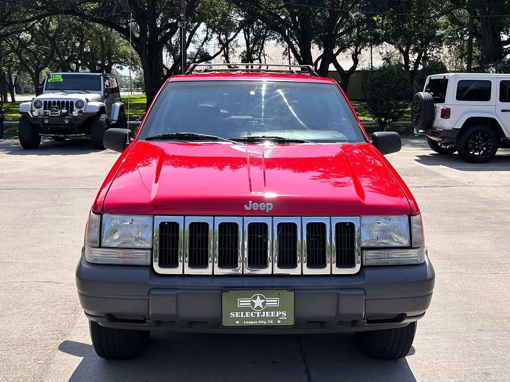 1996 Jeep Grand Cherokee Laredo image 1