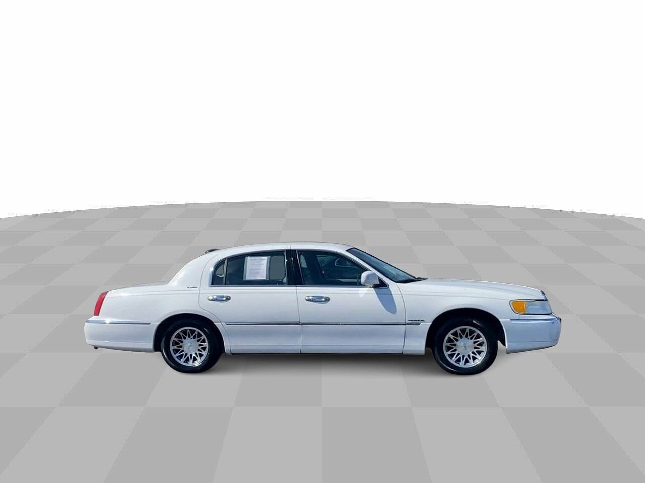 2001 Lincoln Town Car Signature image 8
