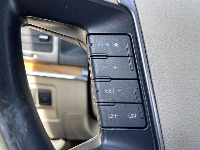 2011 Lincoln MKZ null image 25