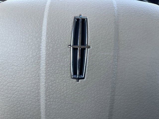 2011 Lincoln MKZ null image 26
