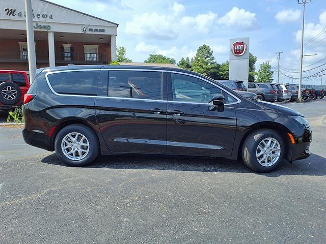 2025 Chrysler Voyager
