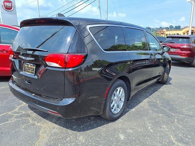 2025 Chrysler Voyager
