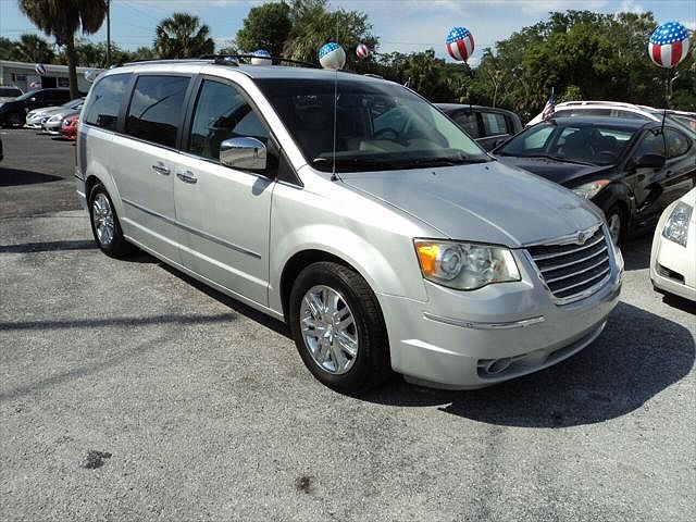 2009 Chrysler Town & Country Limited Edition image 0