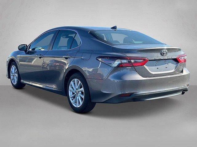 2023 Toyota Camry LE image 4