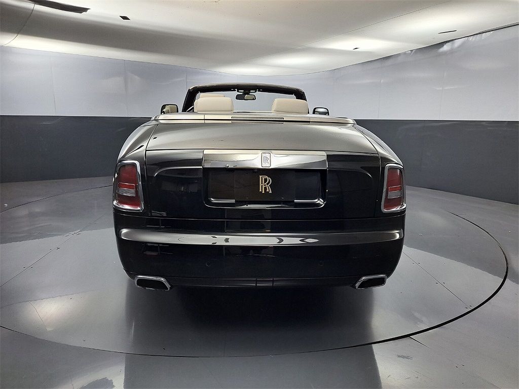 2016 Rolls-Royce Phantom Drophead image 9