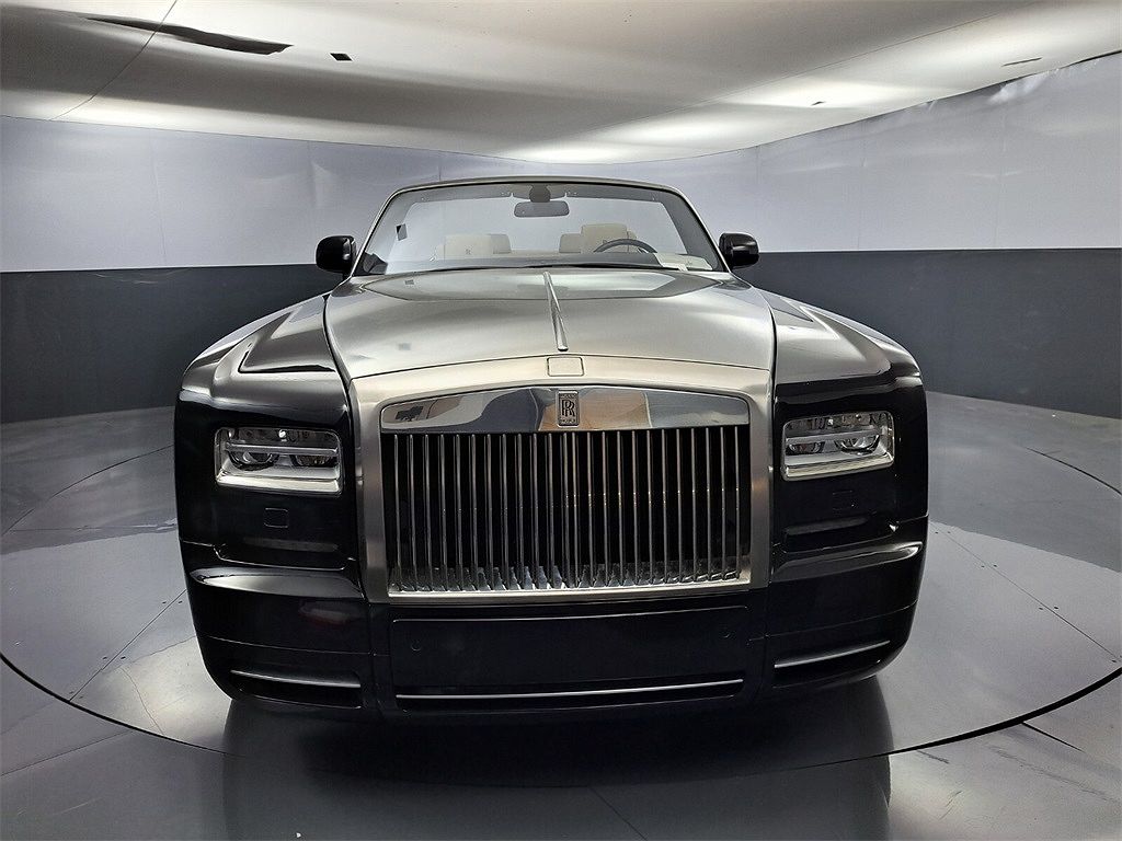2016 Rolls-Royce Phantom Drophead image 10