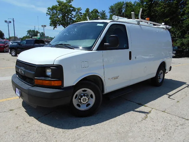 2014 Chevrolet Express 2500 image 1