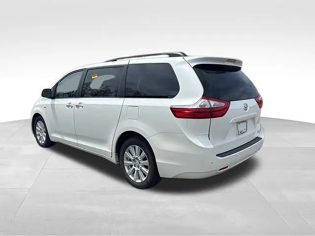 2016 Toyota Sienna