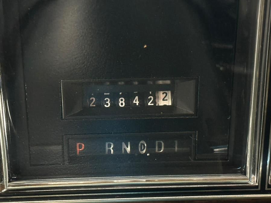 1983 Lincoln Mark Series VI image 8