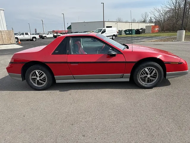 1985 Pontiac Fiero GT image 4