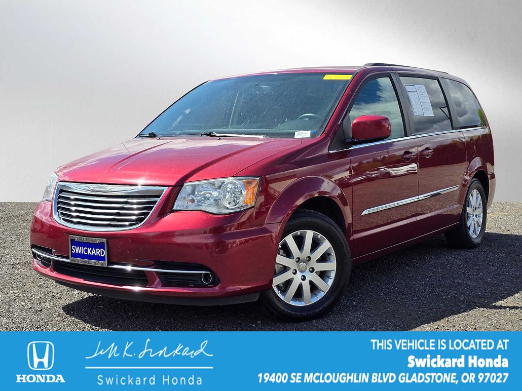2014 Chrysler Town & Country Touring image 0