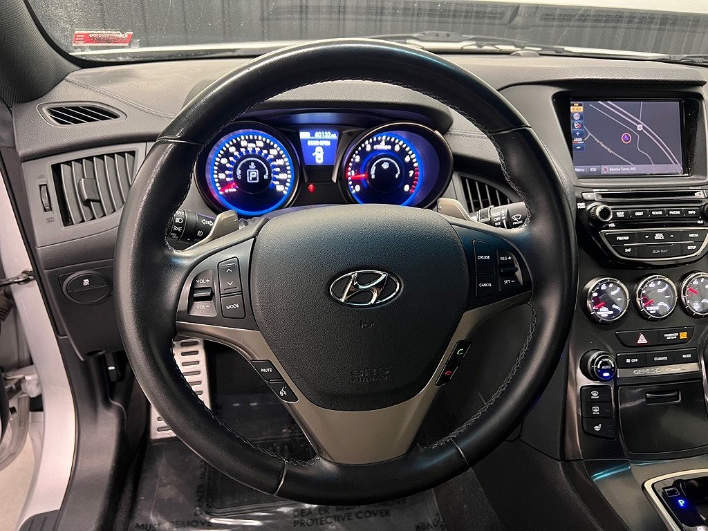 2016 Hyundai Genesis Ultimate image 4