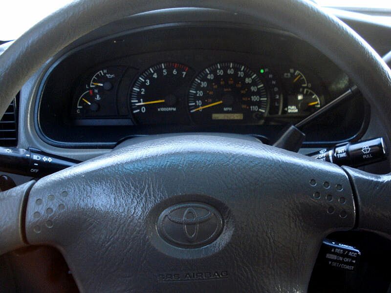 2002 Toyota Tundra SR5 image 9