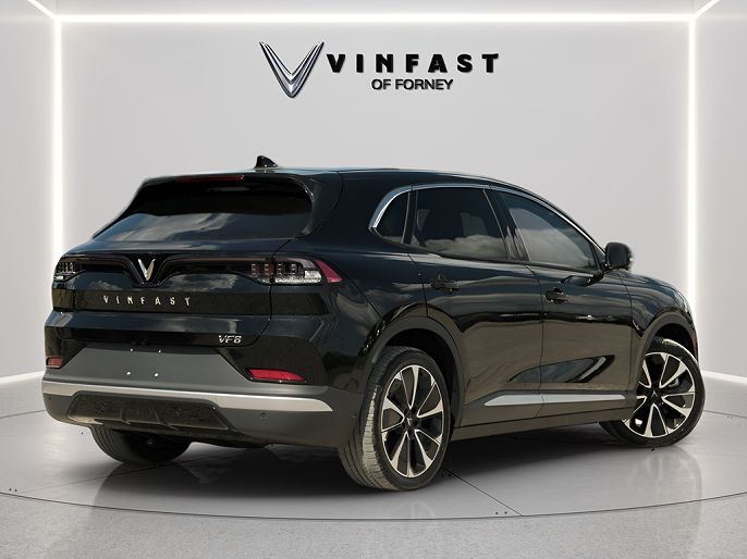 2025 VinFast VF8