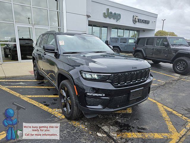 2023 Jeep Grand Cherokee Limited Edition image 1