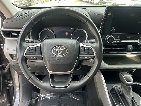 2023 Toyota Highlander XLE photo 20