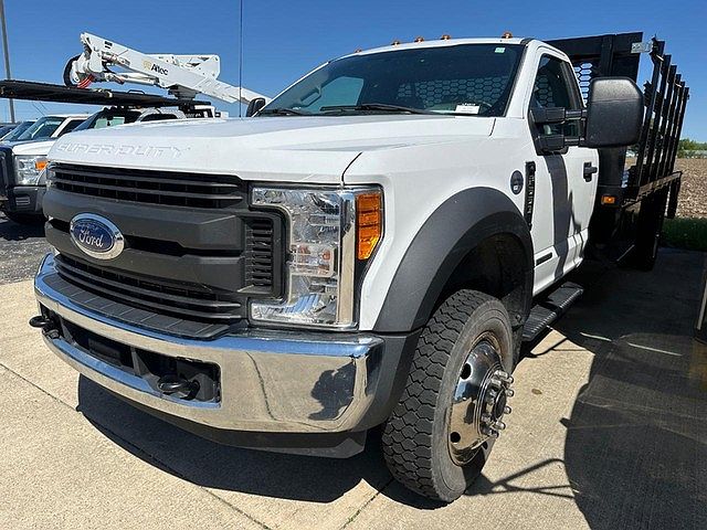 2017 Ford F-550 XL image 4