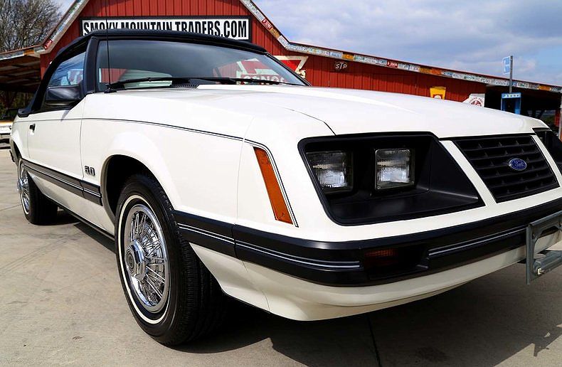 1983 Ford Mustang GLX image 3