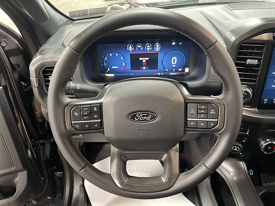 2024 Ford F-150 XLT photo 2