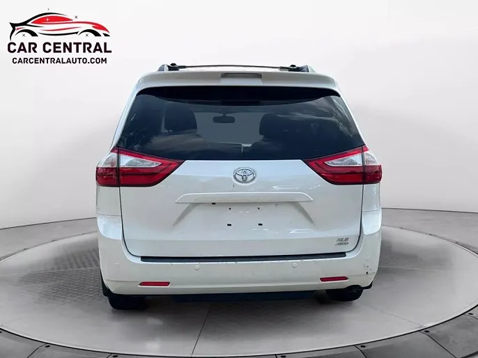 2016 Toyota Sienna