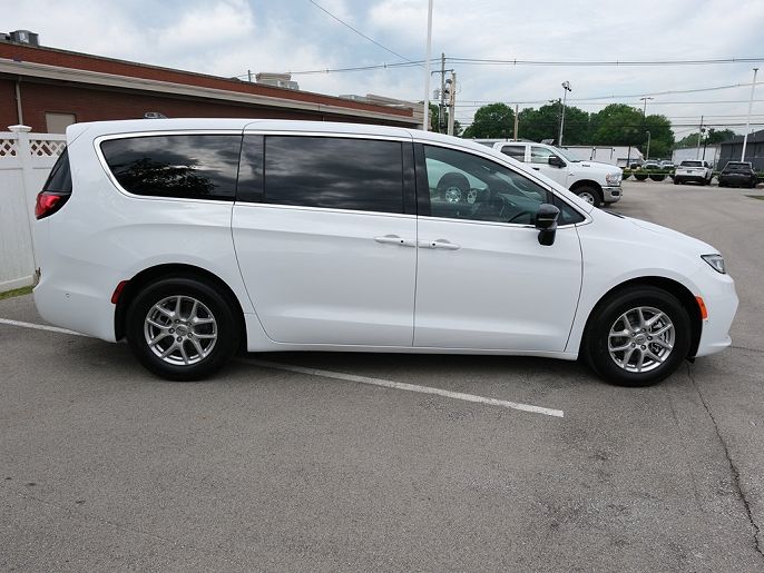 2025 Chrysler Pacifica