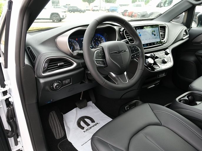 2025 Chrysler Pacifica