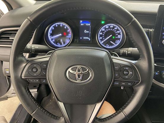 2024 Toyota Camry SE photo 11