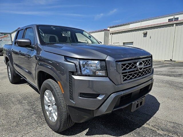 2023 Nissan Frontier SV image 1