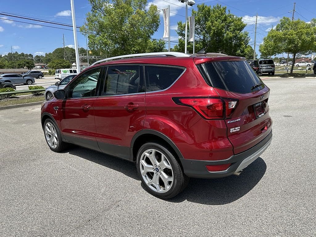 2019 Ford Escape Titanium image 2
