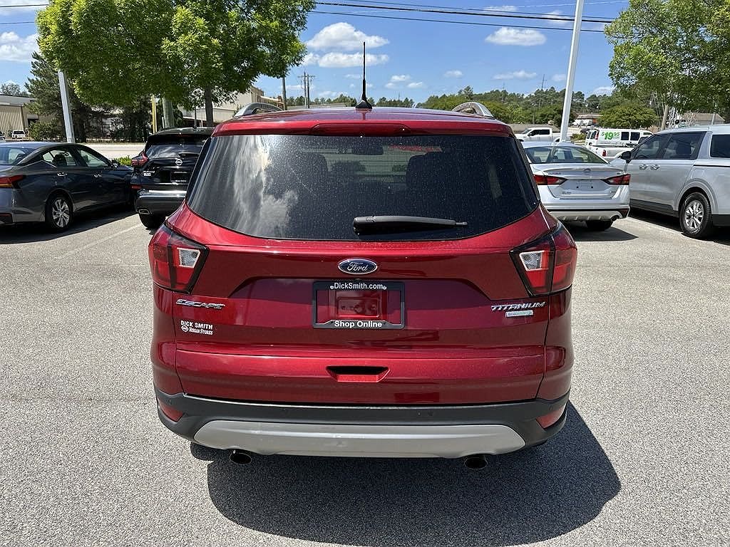 2019 Ford Escape Titanium image 3