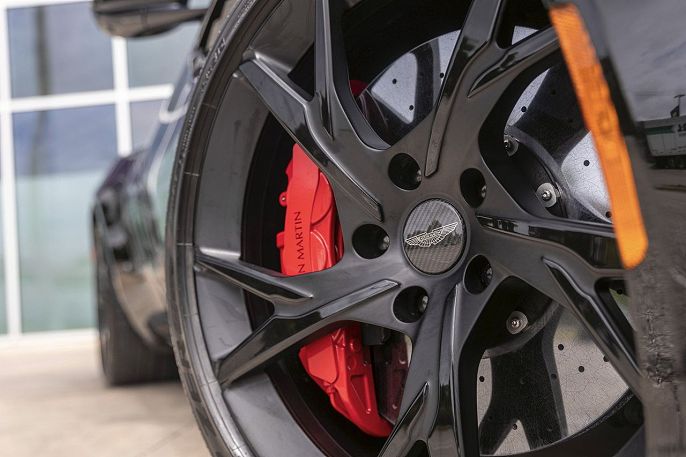 2019 Aston Martin DBS