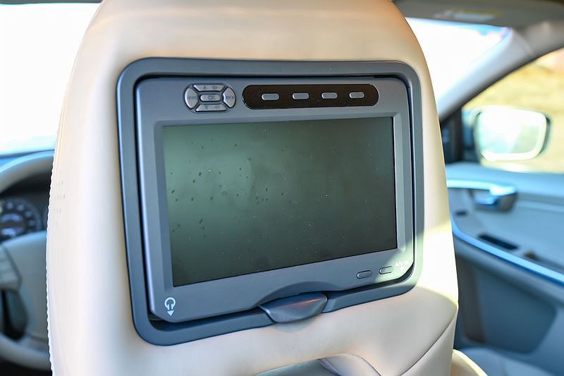 2010 Volvo XC60 null image 15