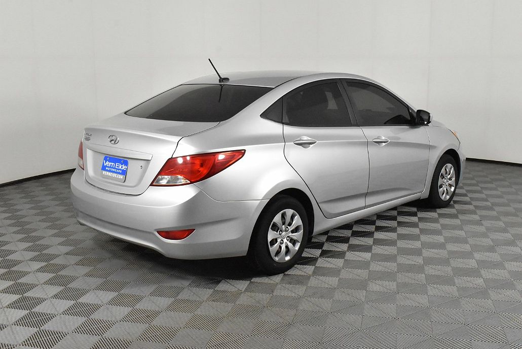 2016 Hyundai Accent SE image 5