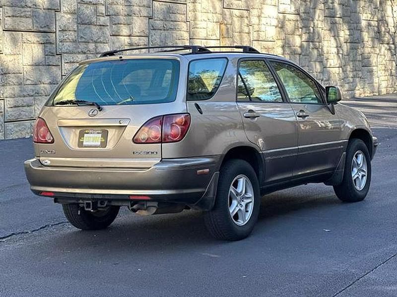 2000 Lexus RX 300 image 5