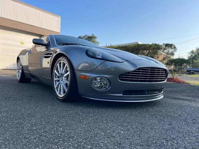 2005 Aston Martin V12 Vanquish