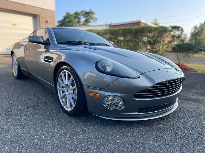 2005 Aston Martin V12 Vanquish