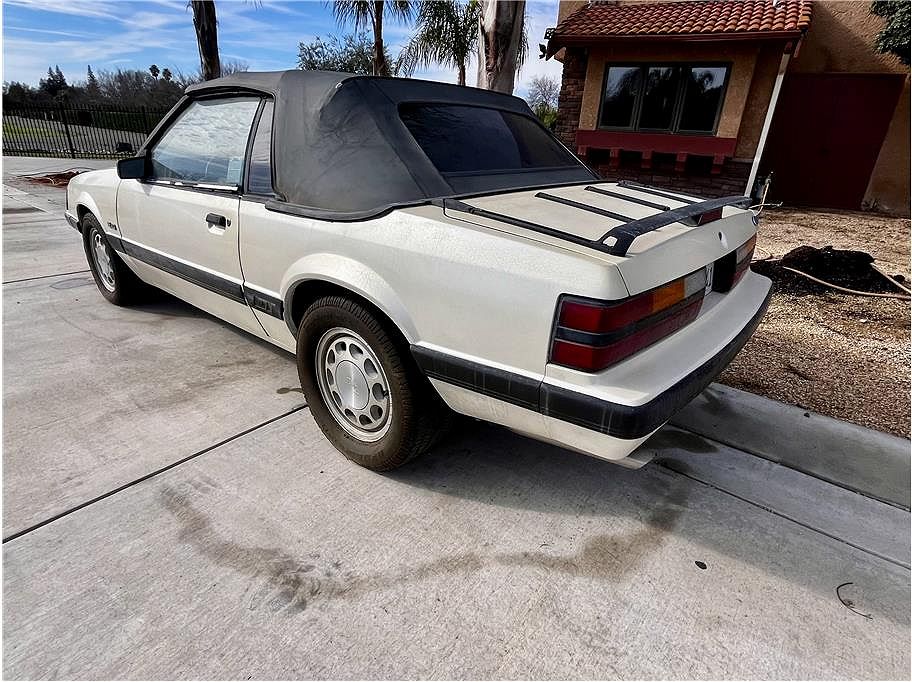 1986 Ford Mustang null image 2