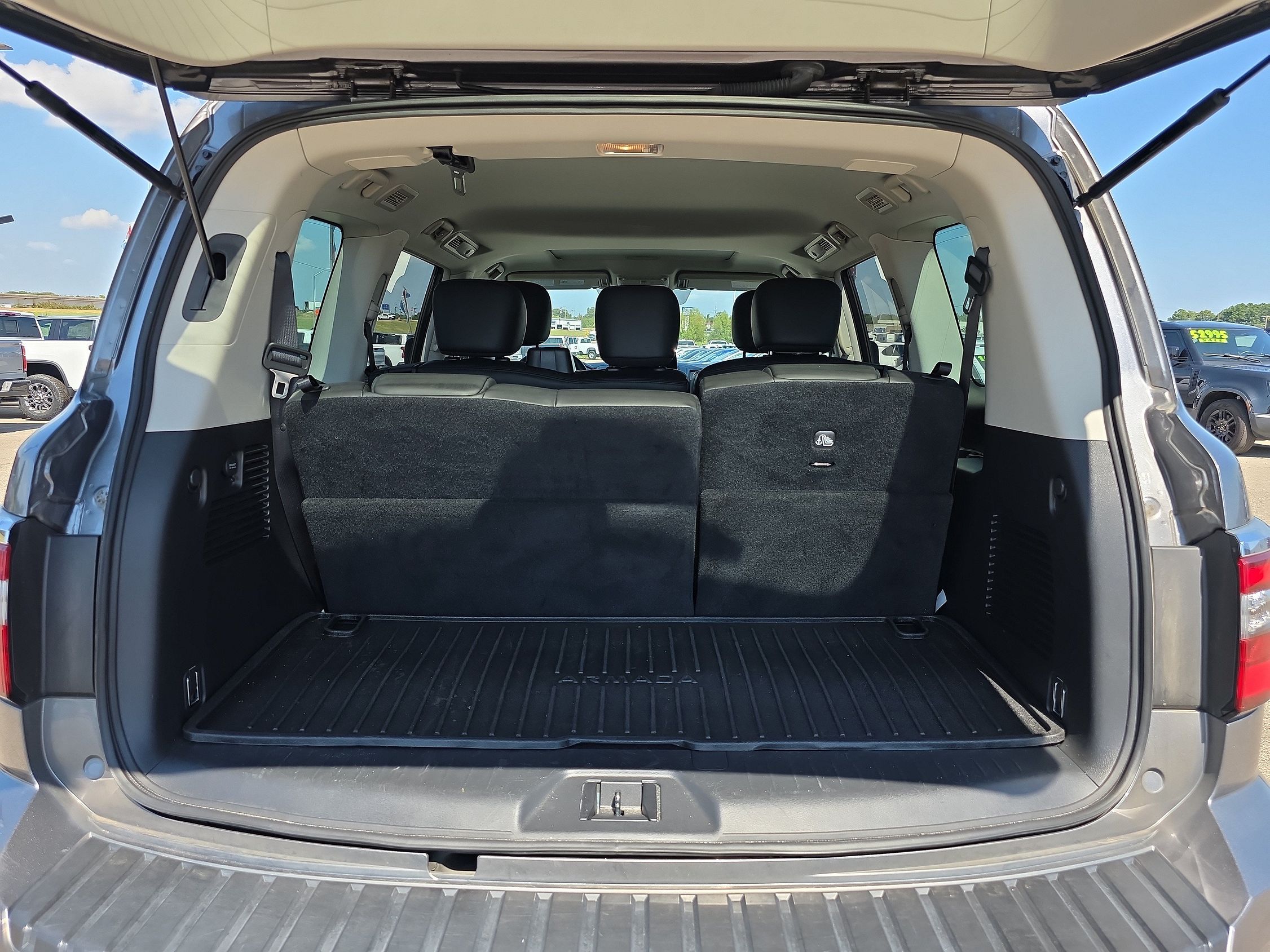 2023 Nissan Armada