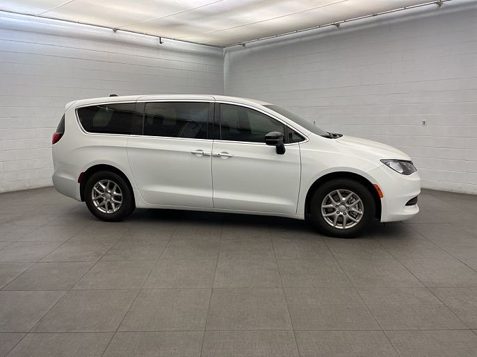 2026 Chrysler Voyager