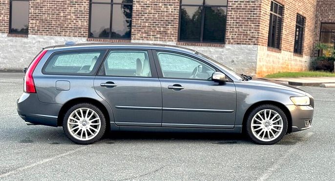 2011 Volvo V50