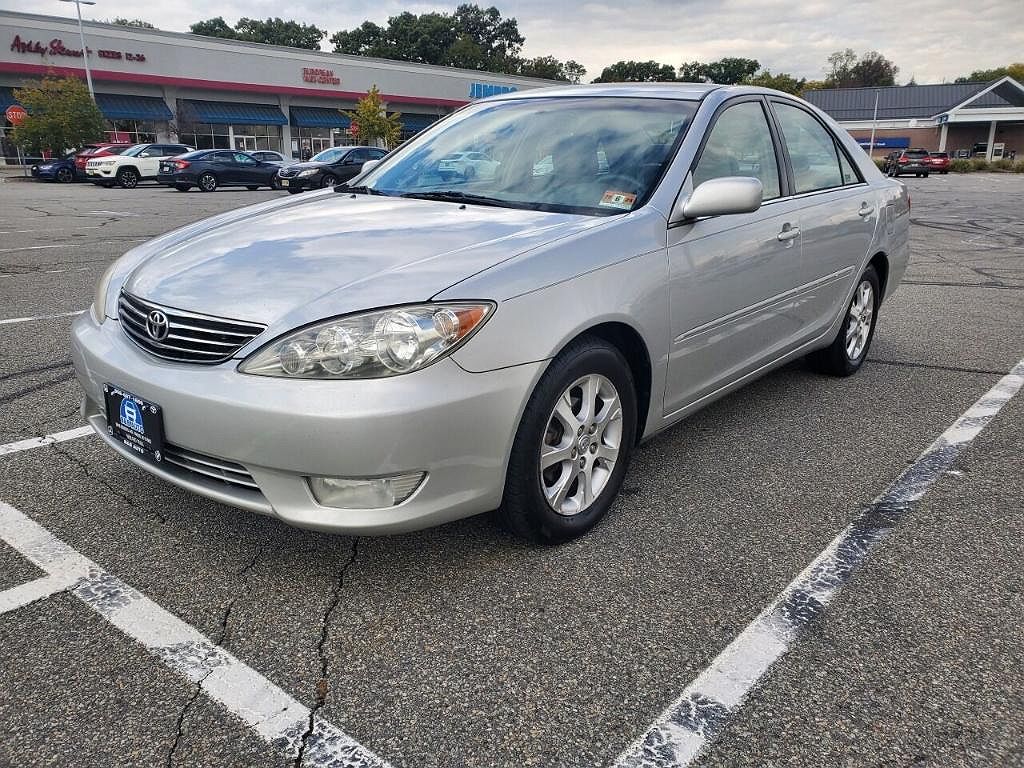 2006 Toyota Camry XLE image 0