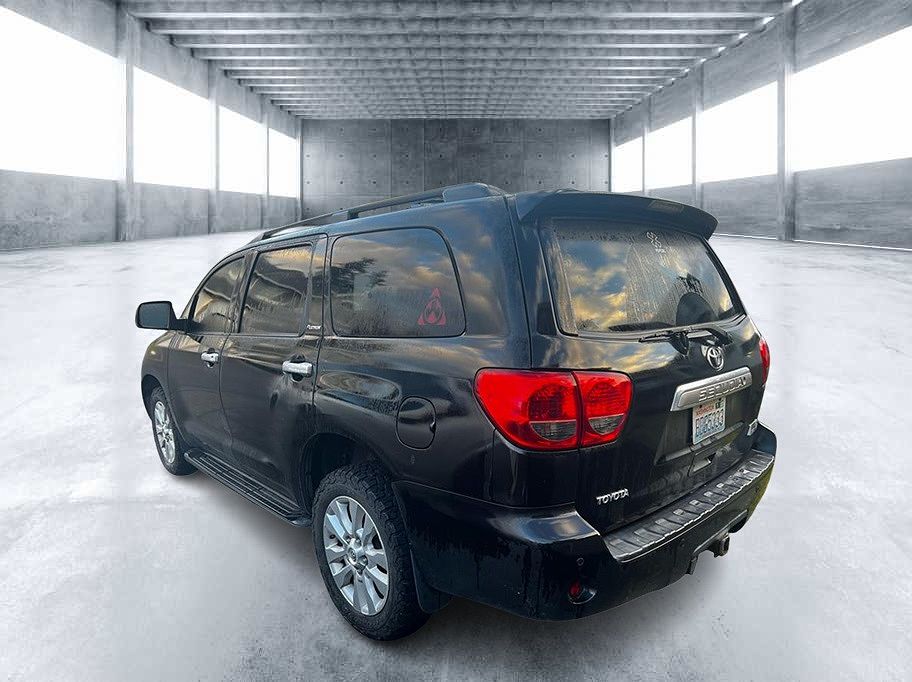 2010 Toyota Sequoia Platinum image 3