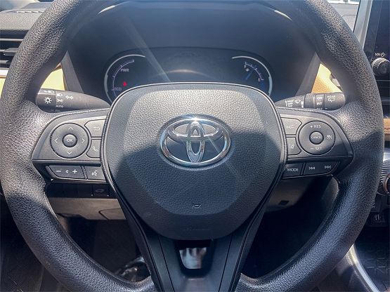 2023 Toyota RAV4 Hybrid XLE photo 8