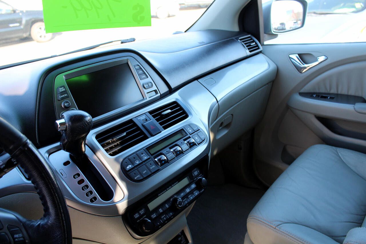 2008 Honda Odyssey Touring image 9