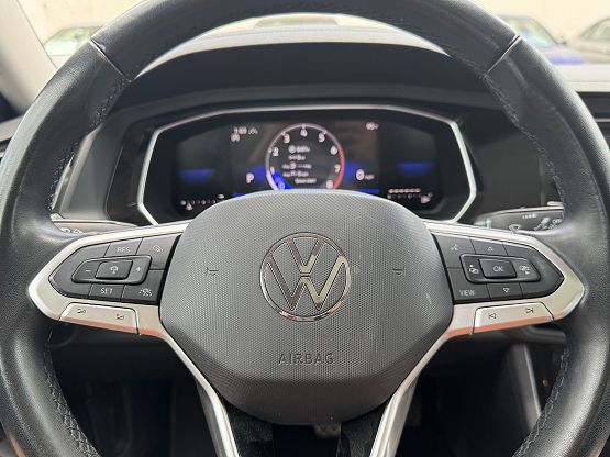 2024 Volkswagen Jetta SE photo 9
