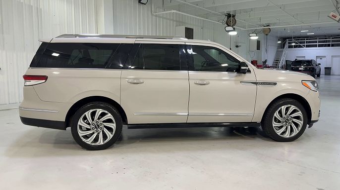 2022 Lincoln Navigator L