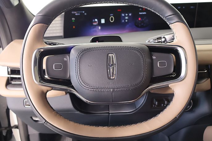 2027 Lincoln Navigator L