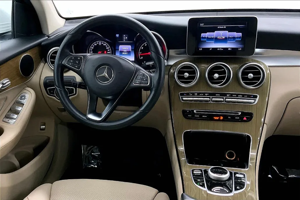 2018 Mercedes-Benz GLC 300 image 3