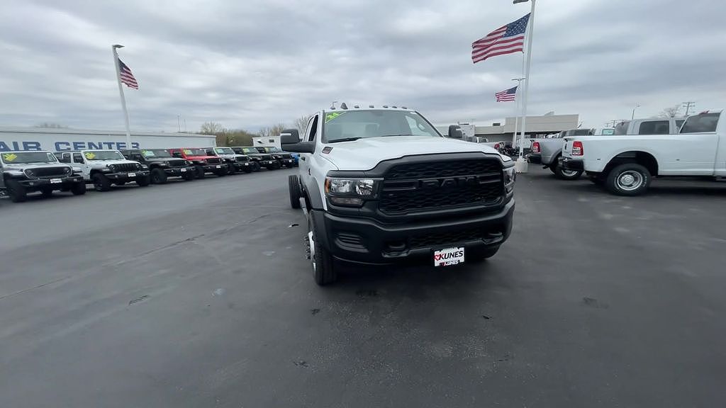 2024 Ram 5500 Tradesman image 3